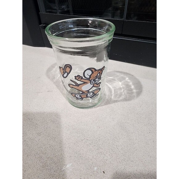 Vintage Welch's Tom & Jerry Mouse Skateboarding JELLY JAR GLASS CUP 1990 Turner - Picture 1 of 7